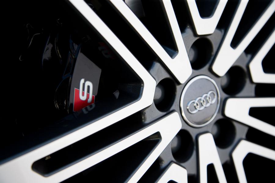 Колеса Audi SQ5 3.0 TFSI 2017 года  (WW) (фото 36 из 48)